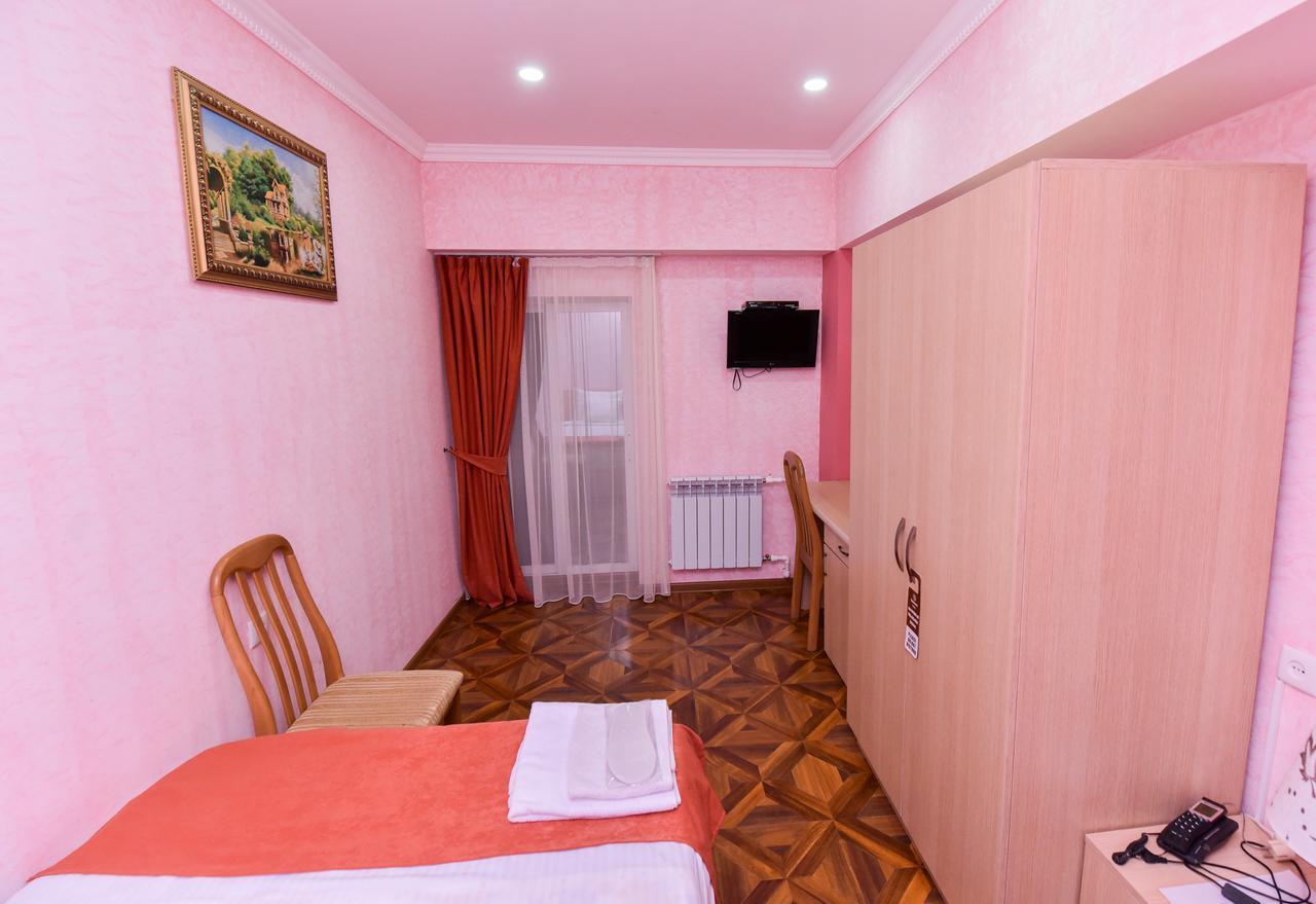 Gayane Hotel Alaverdi Exterior foto